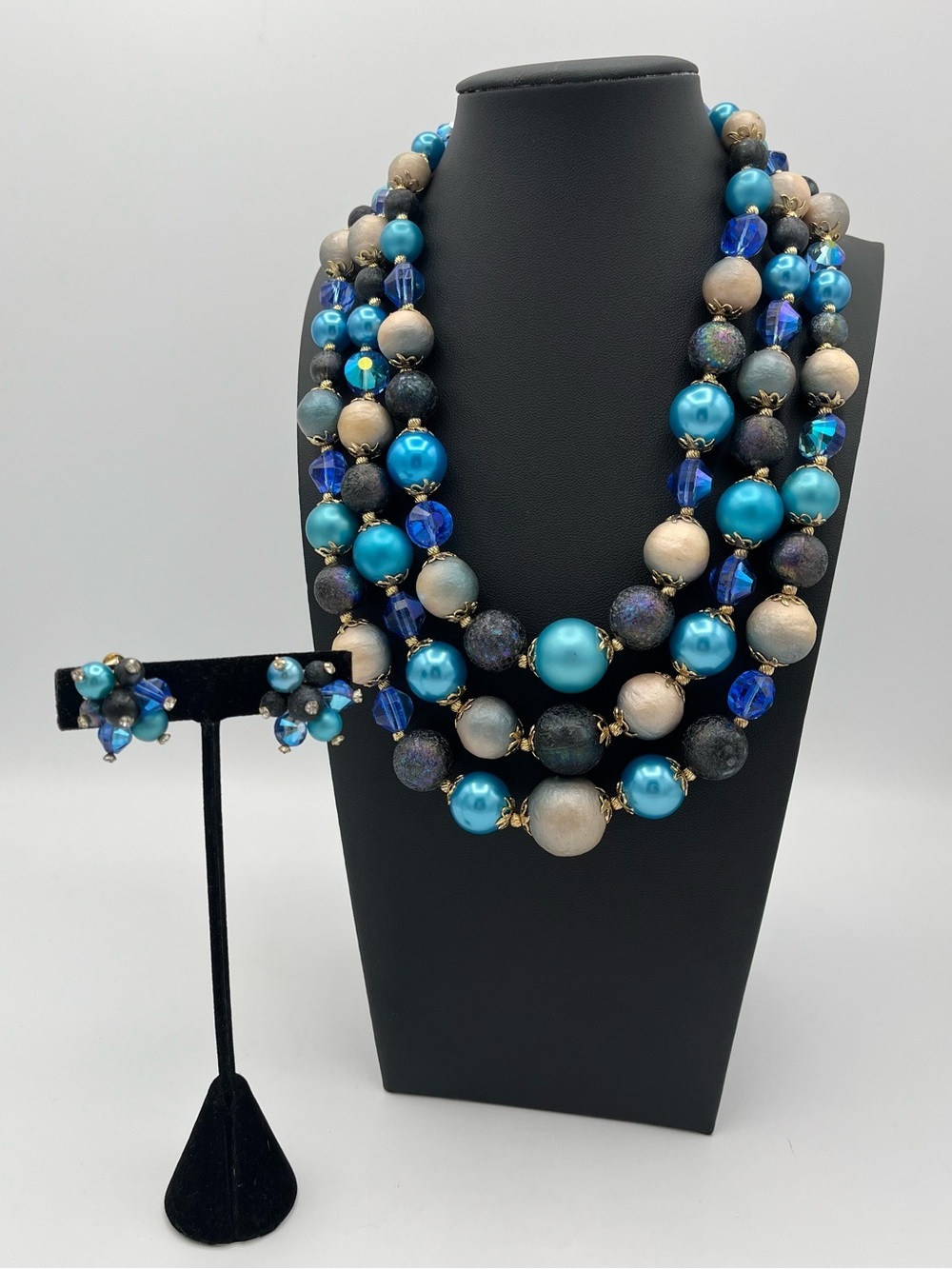 Signed Vendome Carved Glass Iridescent Ombre Pearl 3-Strand Necklace Earring Set